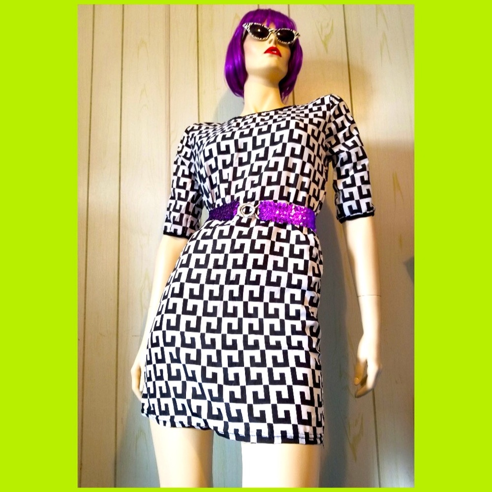 Retro MOD Funky Abstract OP-ART Print Mini Dress